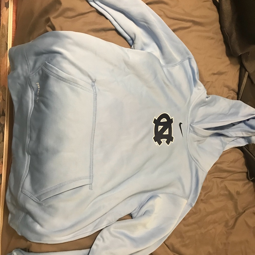 Boys XL UNC sweatshirt